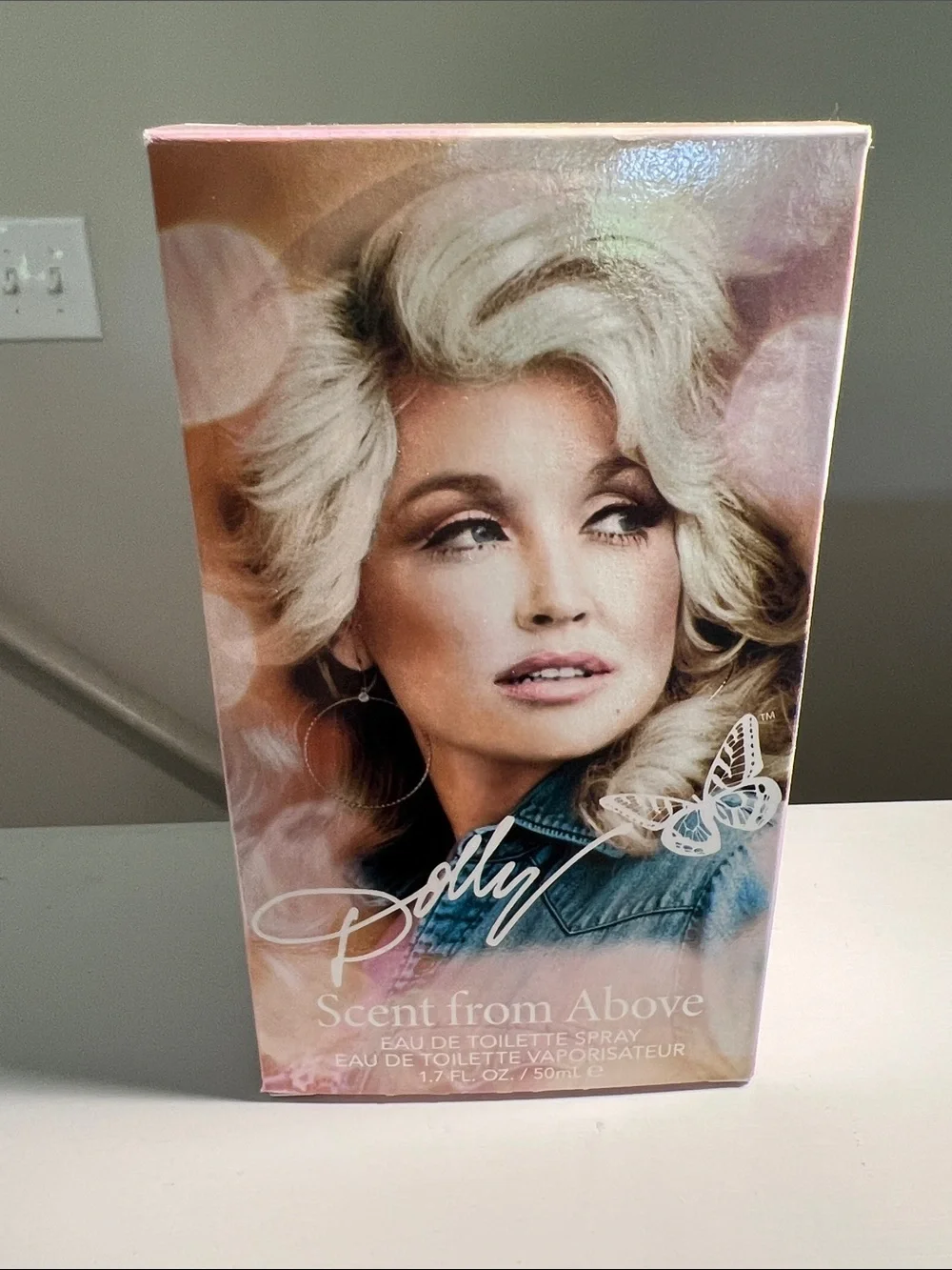 Dolly’s Scent from Above Fragrant Gift Box - Pink and Blue Accents